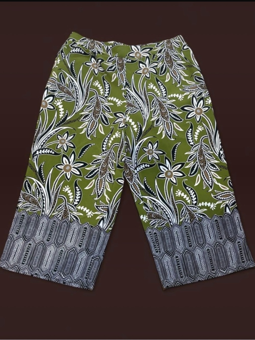 Men's Olive Green Floral Print Casual Shorts